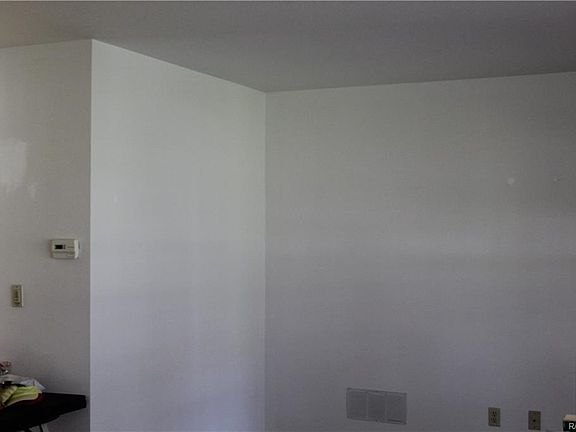 5th image of 410 Poinsettia Ave