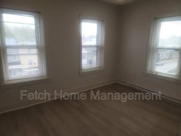 3rd image of 107-109 E Main St Unit 6