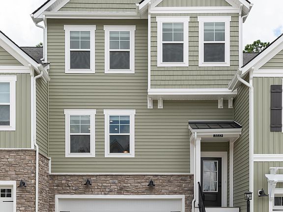 Front of House / Huge Driveway!