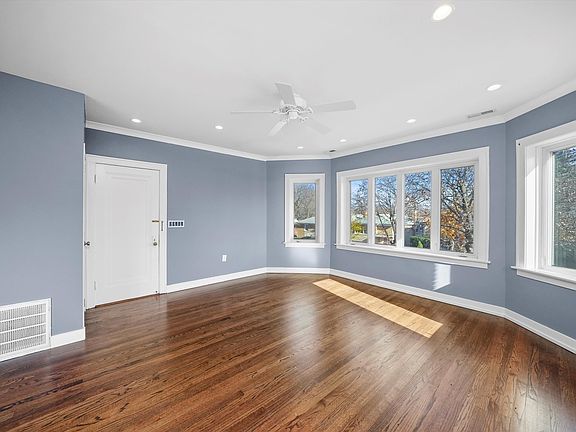 3rd image of 3310 Cuyler Ave