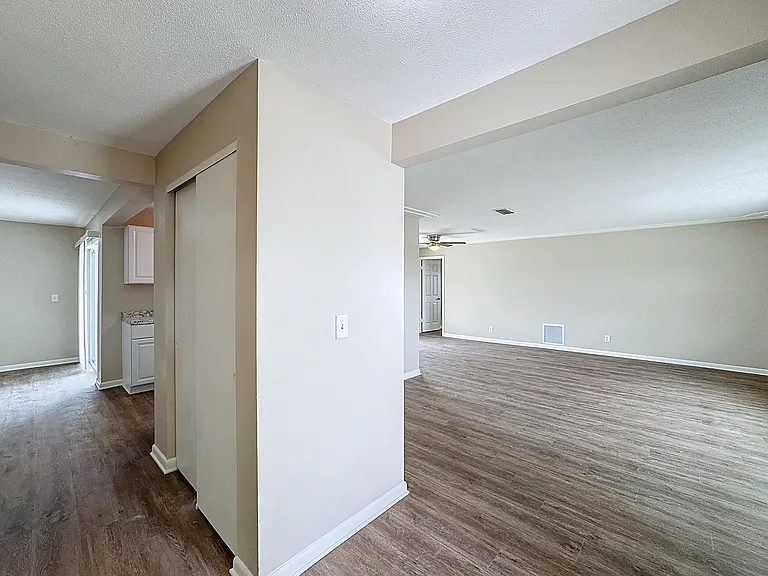 1545 Polaris St — Photo 4