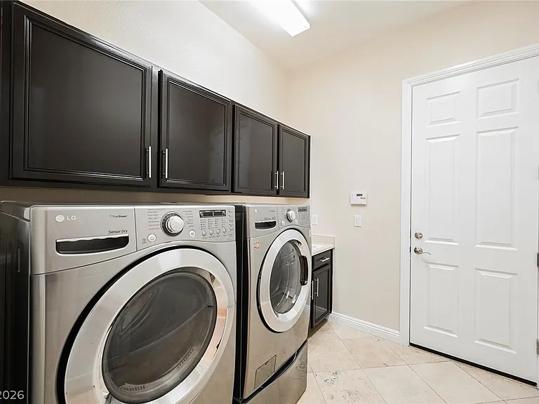 2062 Country Cove Ct — Photo 48