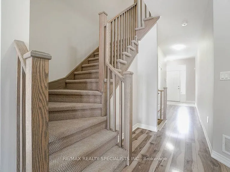 70 Bradbury Rd — Photo 16