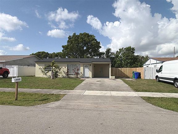 4th image of 4940 SW 18th St