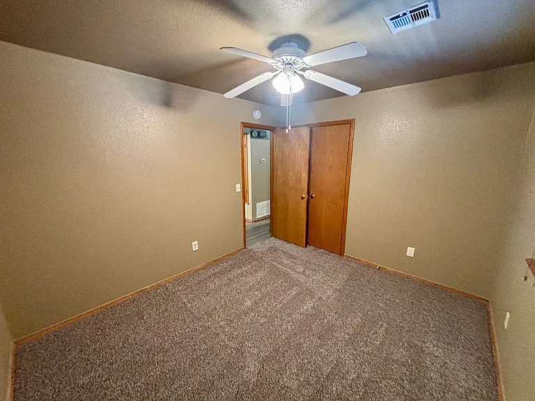 1304 Fairfax Cir — Photo 11