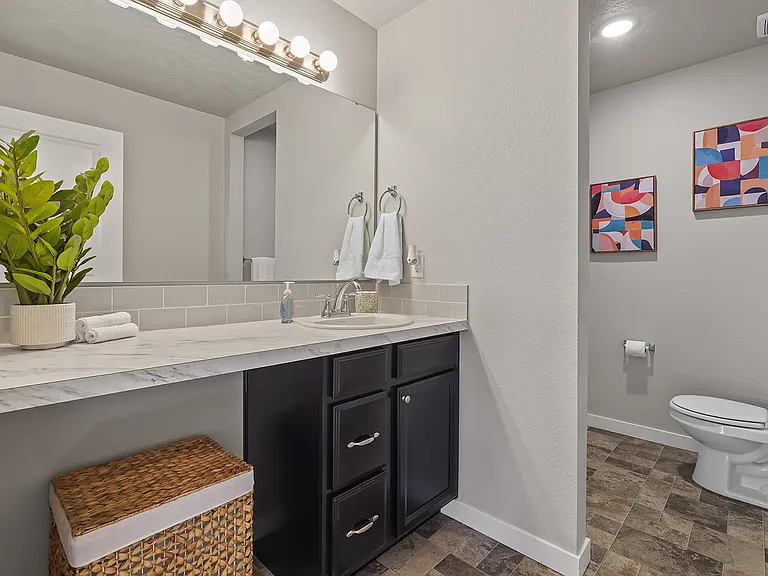 11273 W Broadstone St — Photo 36