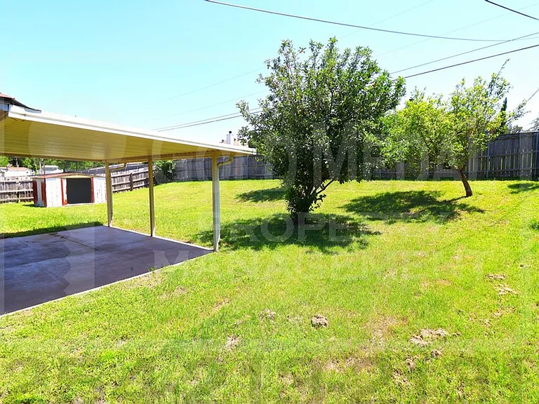 910 Frontier Trl — Photo 18