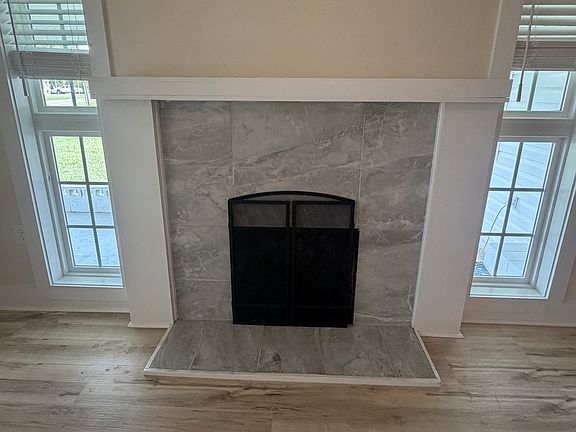 4th image of 105 Adams Ln