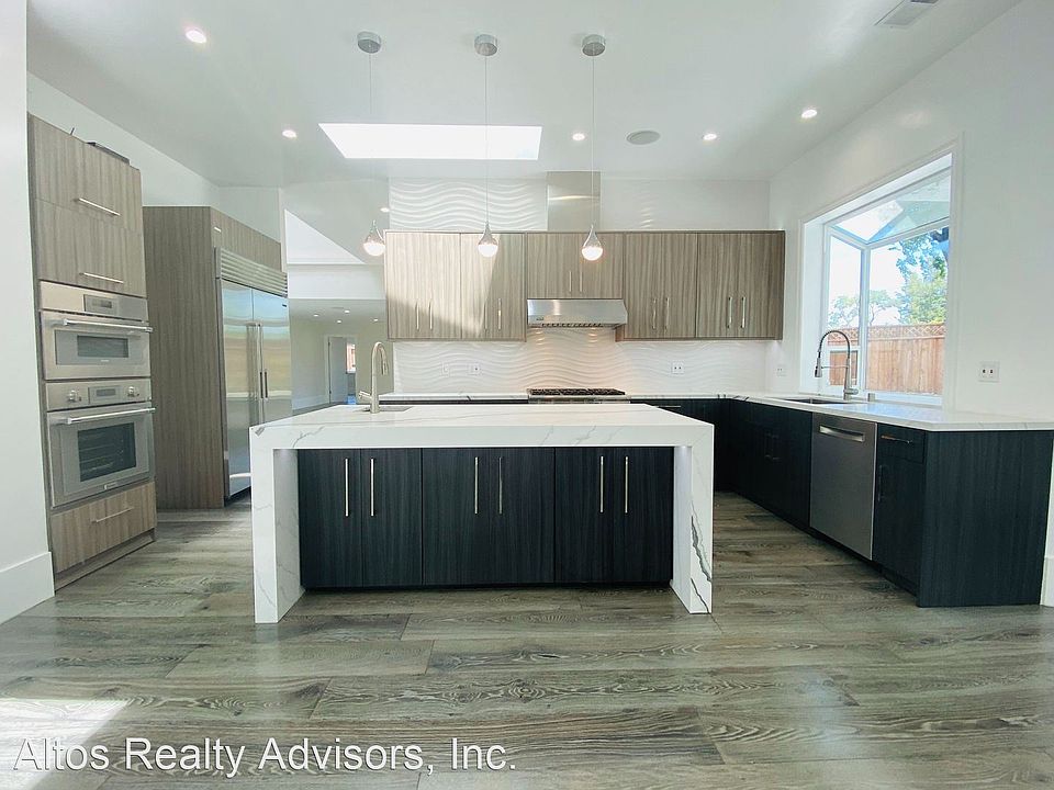 1st image of 3084 Higgins Pl
