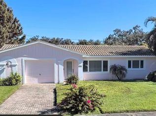 901 Eden Isle Blvd NE, Saint Petersburg, FL 33704