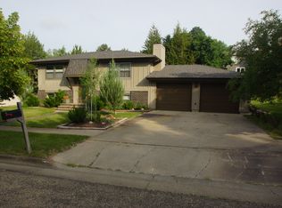 114 River Rd, Pierre, SD 57501