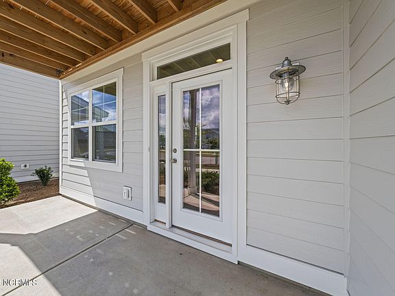 2nd image of 4725 Siddons Drive