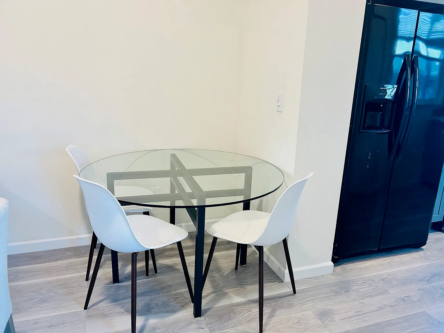 143 Lexington St — Photo 4
