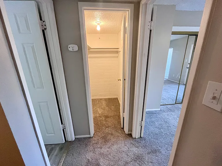1828 W Tuckey Ln — Photo 23