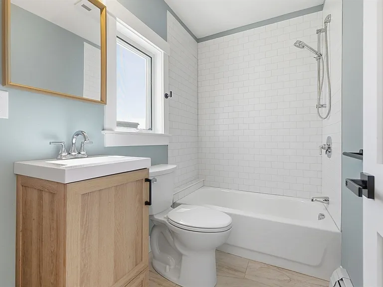 20 Beacon St #2 — Photo 7
