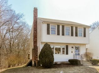 90 Cobb Rd, Wrentham, MA 02093