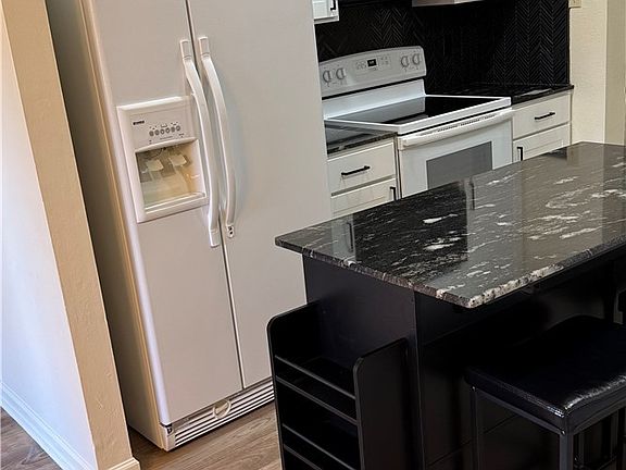 2nd image of 4000 Hickory Rd APT 9