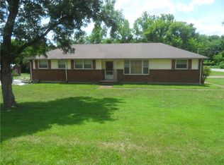 900 Woods Lake Dr, Madison, TN 37115