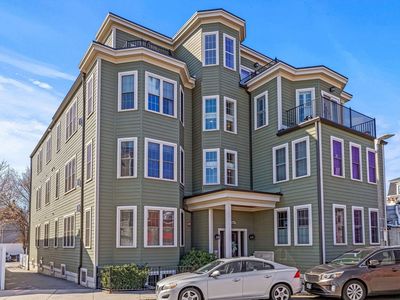 689 E 4th St UNIT 1, South Boston, MA, 02127