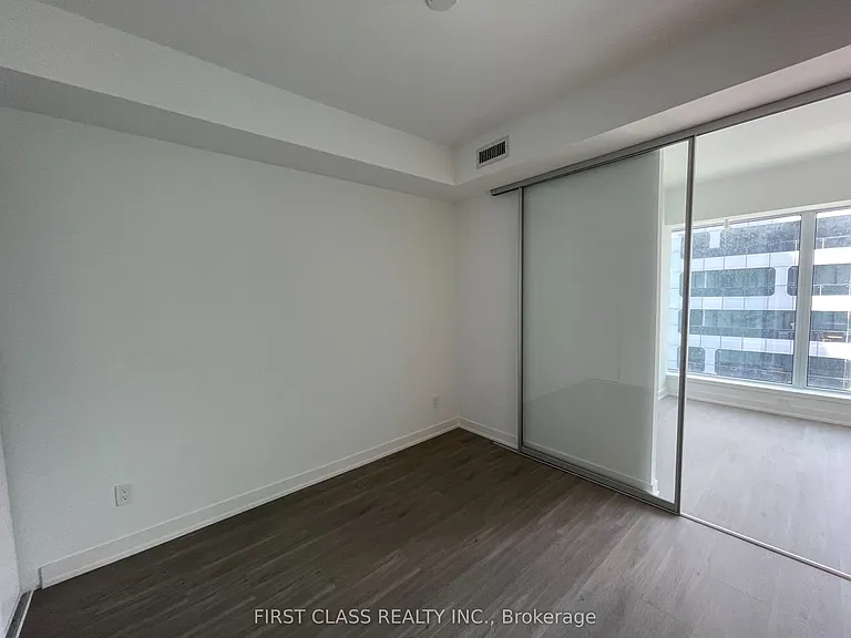 8 Wellesley St W #4107 — Photo 16