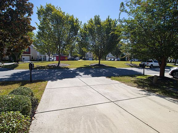 3rd image of 840 Parnell Ct