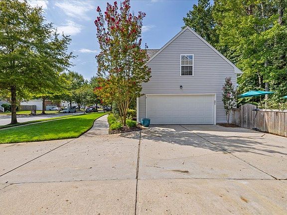 5th image of 1808 Capel Manor Way