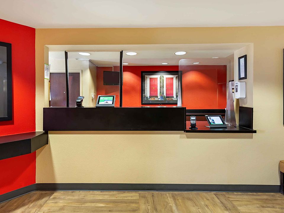 Lobby and Guest Check-in