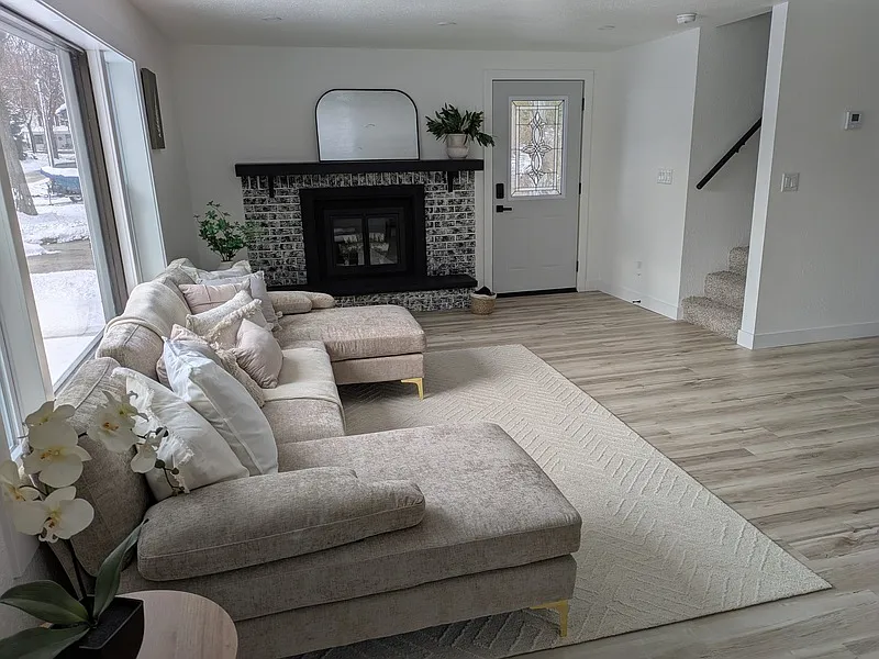4 bed, 1.0 bath, 1700 sqft, $1,999 — Photo 3