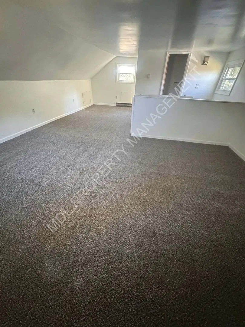 3 bed / 1.5 bath home with Pole Barn and Shed in Auburn, MI! — Photo 4