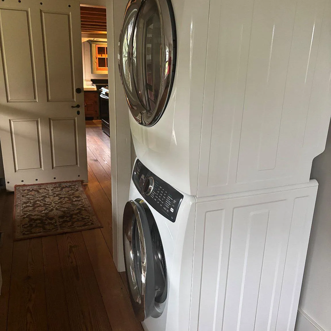 2 bed, 2.5 bath, 1500 sqft, $3,500 — Photo 3