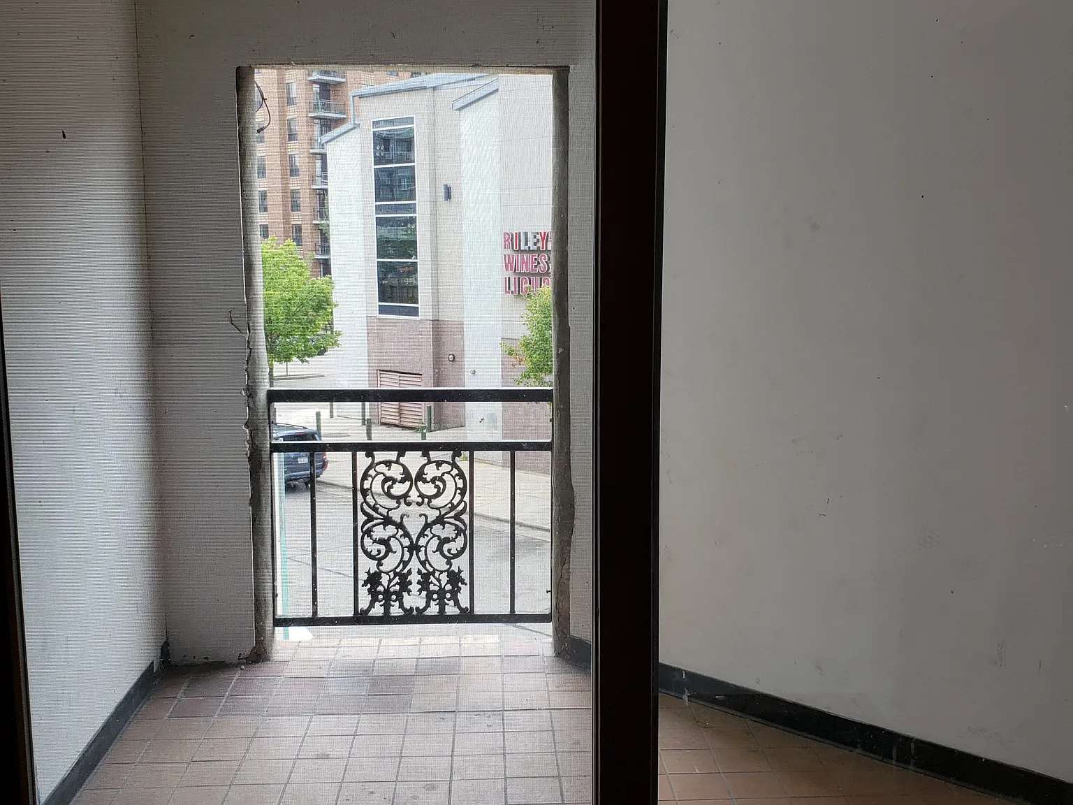 3 bed, 1495 sqft, $2,450 — Photo 2