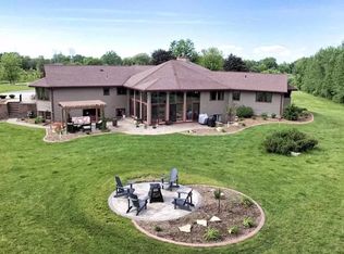 2645 Fairview Rd, Neenah, WI 54956
