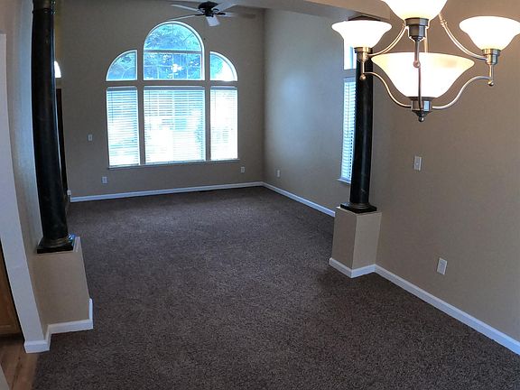 3rd image of 531 Sir Lancelot Ct