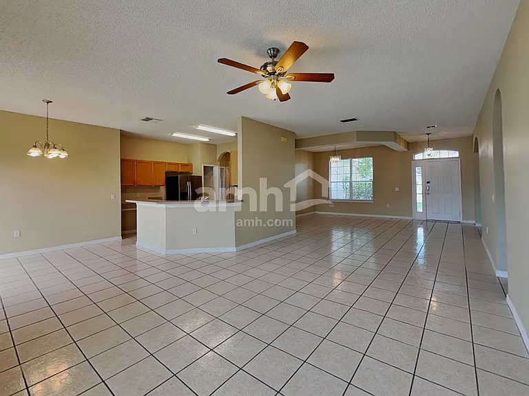 2505 Sherbrook Ln — Photo 7