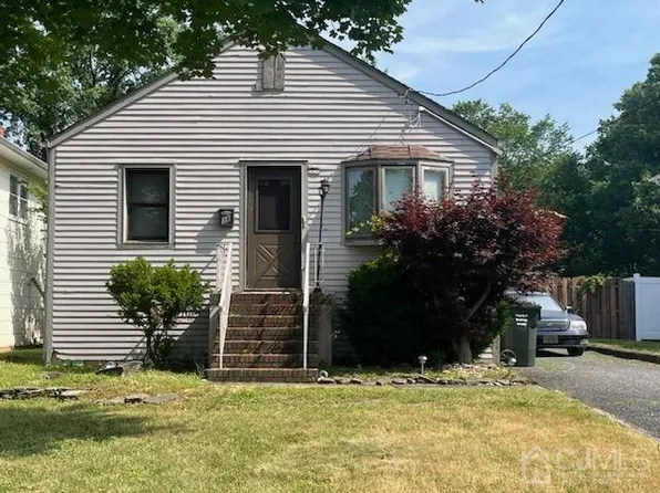 38 N Laurel Ave, Iselin, NJ 08830