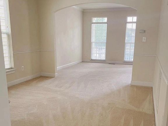 4th image of 32057 Winged Elm Dr