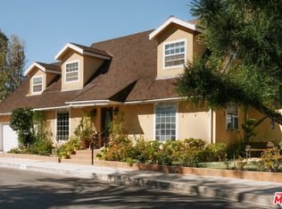 5741 Rolling Rd, Woodland Hills, CA