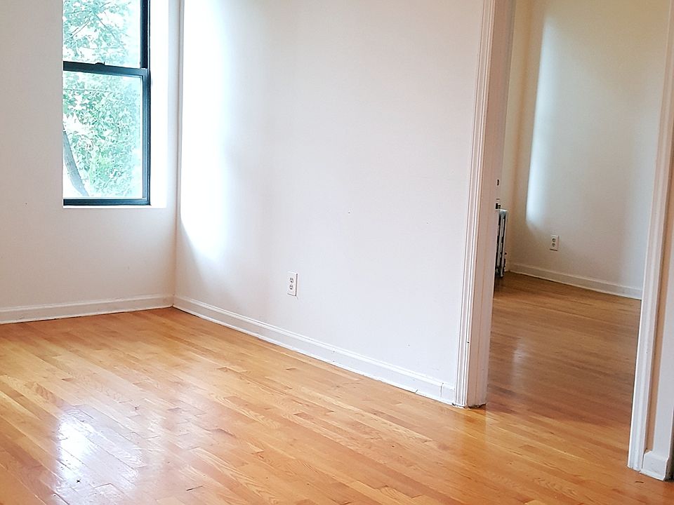 1st image of 256 Pacific St APT 10