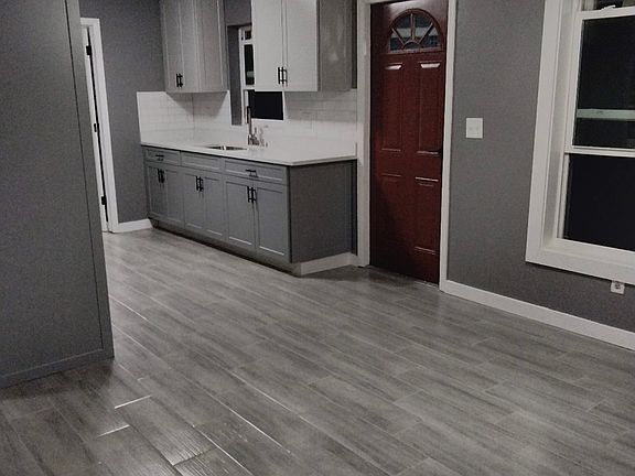 3rd image of 4916 Howard St