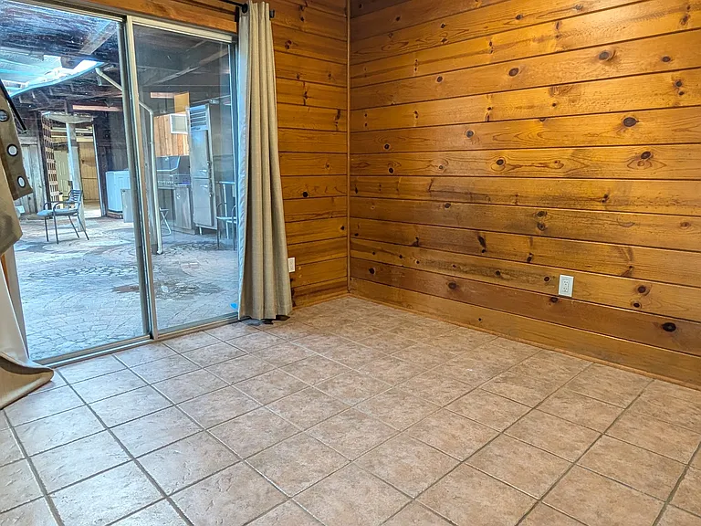 546 Griswold Ave — Photo 35
