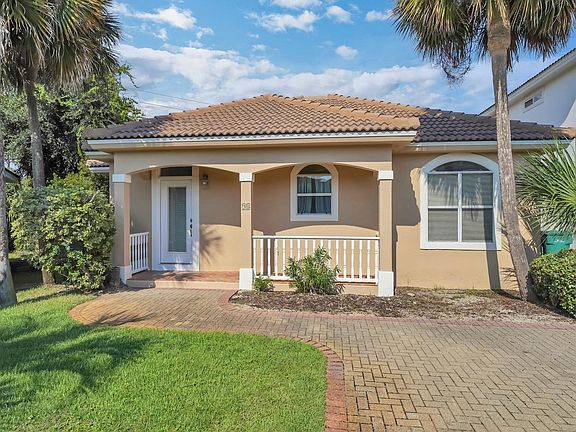 98 Terra Cotta Way front of the house