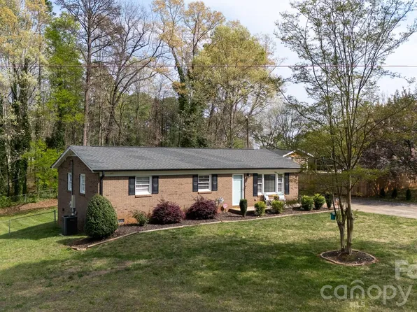 2640 Meadow Lark Ln, Gastonia, NC 28056