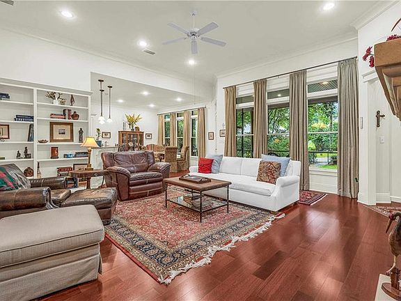 3rd image of 9784 Aspen Cir
