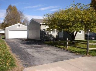 7519 Terry Dr, La Vista, NE 68128
