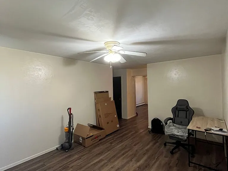 2 Larry Court — Photo 4