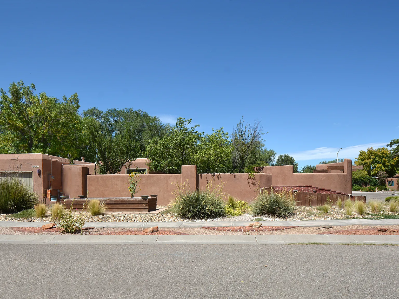 2 bed, 1378 sqft, $2,400 — Photo 2