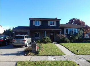 13 Vera Ln, Iselin, NJ 08830