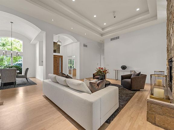 5th image of 680 Highland Park Ave