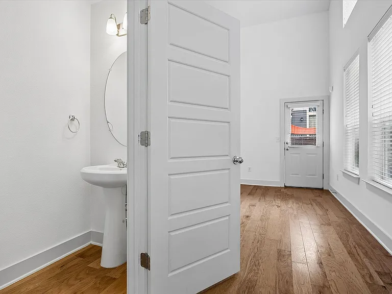 7203 Bertram Ct — Photo 14