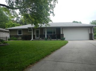 5920 Brookview Dr, Lincoln, NE 68506